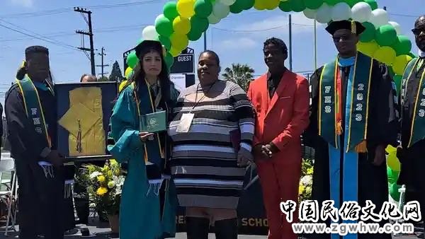 【世界说】美国高中毕业典礼上的空位揭示了枪支暴力的代价:人们正在失去更多的孩子